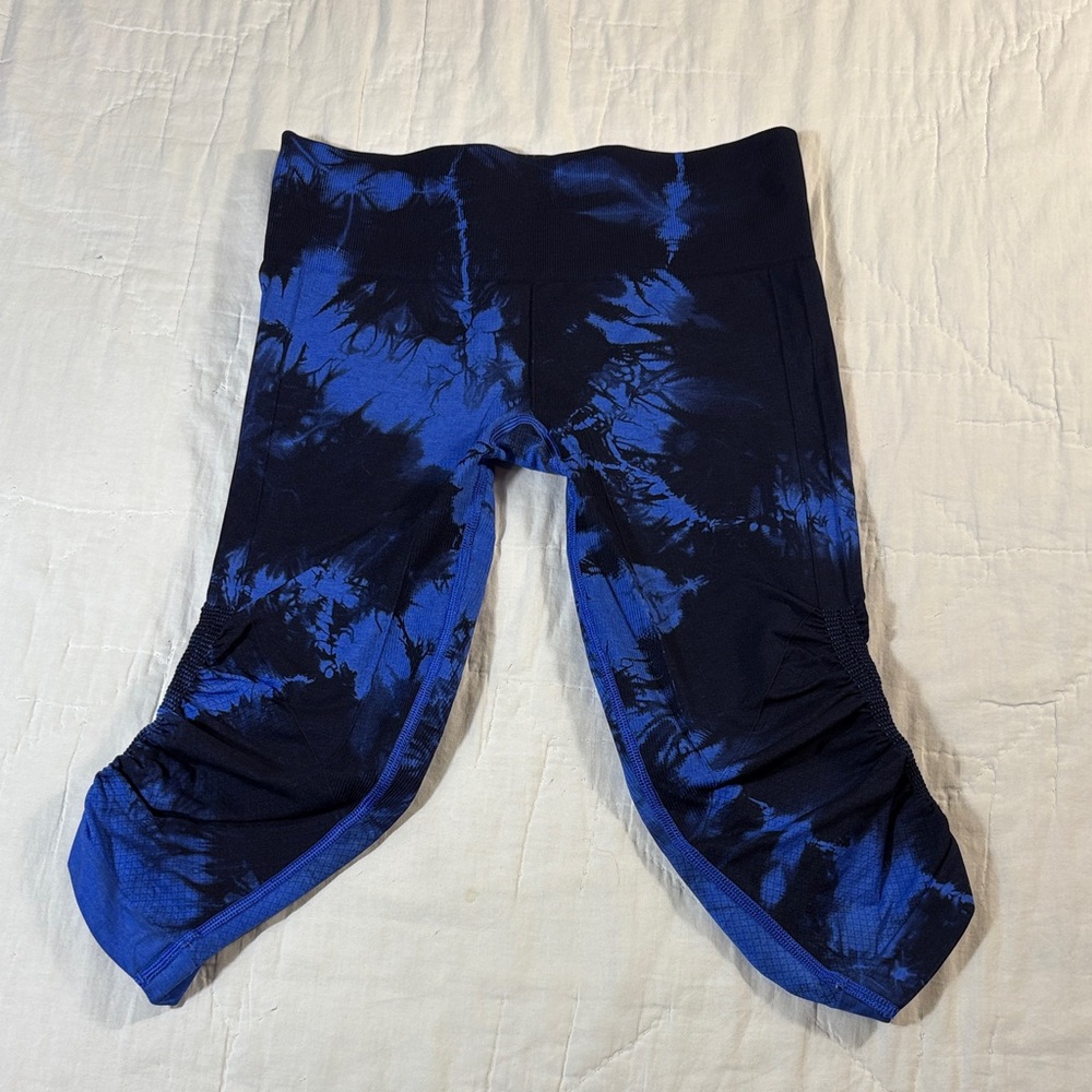 Lululemon In The Flow Crop II Seamless Tie Dye Yoga Leggings Blue Black 6